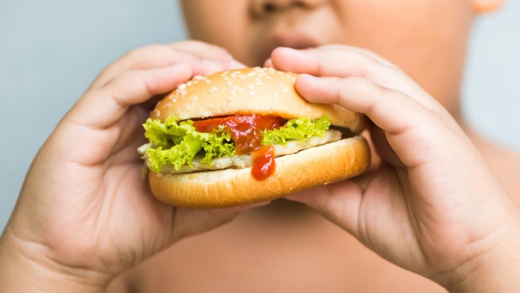 Obezite Çocuğunuzu Diyabet ve Tansiyon Hastası Yapabilir!